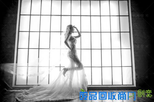 北京婚纱摄影；拍婚纱照腰粗腿粗怎么办