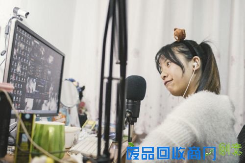 女主播：不让直播变为生计