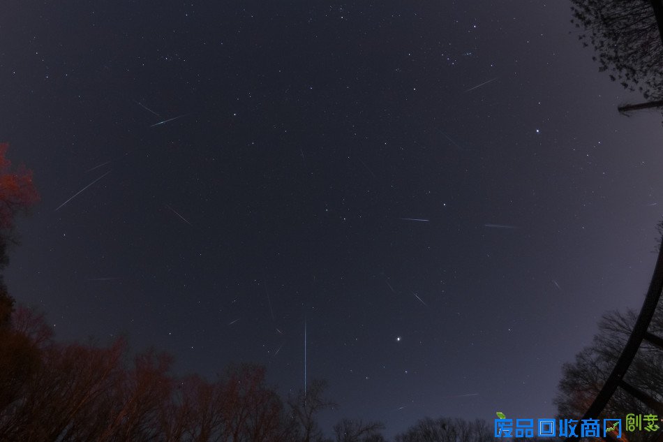 双子座流星雨如约璀璨降临 各国摄影师美图欣赏/组图