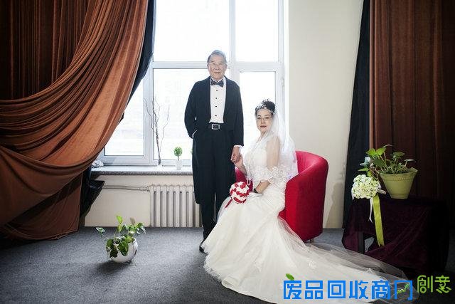 “对焦时光，影印深情”老教授婚纱摄影在行动