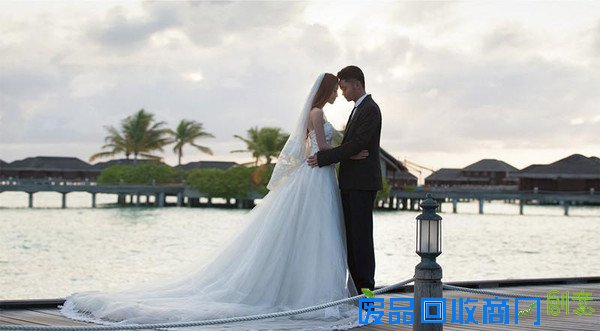 穿上婚纱带上钱！来一场说走就走的任性“旅婚”吧