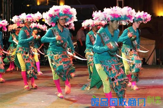 墨西哥亡灵节：用快乐祭奠悲伤 （组图）（全文）