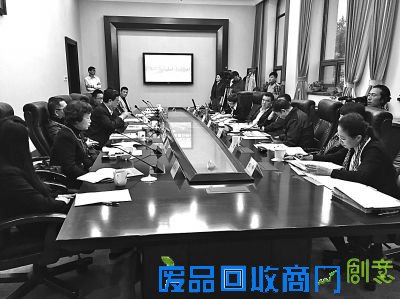 新闻出版广播影视从业人员自律公约座谈会