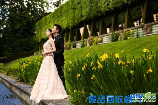 赵又为爱妻高圆圆打造浪漫世纪婚礼 唯美婚纱照曝光