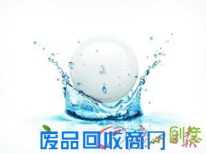 Fibaro溢水传感器。