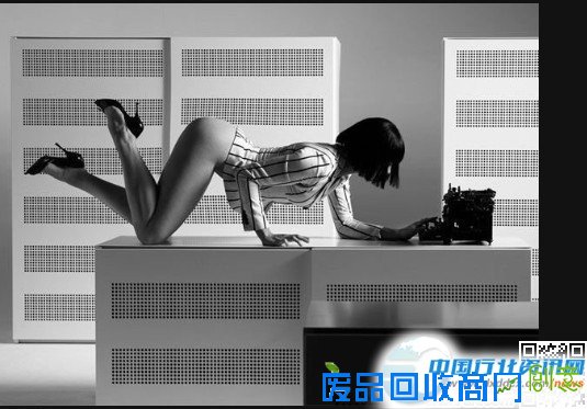  赤裸美女的同性重口味迷情照【图】