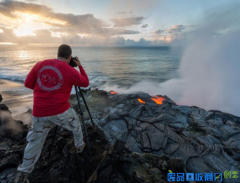 美摄影师冒死拍摄火山喷发壮景(高清组图)