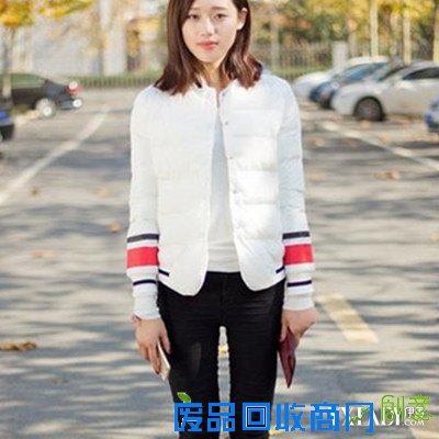 冬天瘦小女孩羽绒服时尚搭配图片 小个子女生看过来