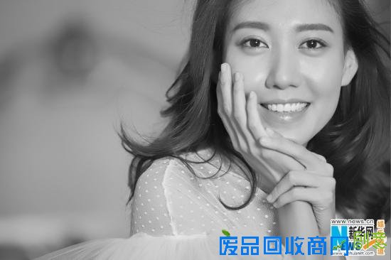 高露唯美杂志写真 甜美笑容和暖婉约(图)