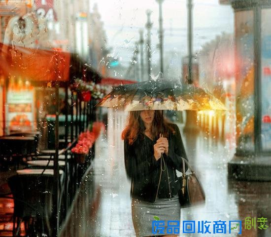 真假难辨 宛若油画般的雨天街头摄影