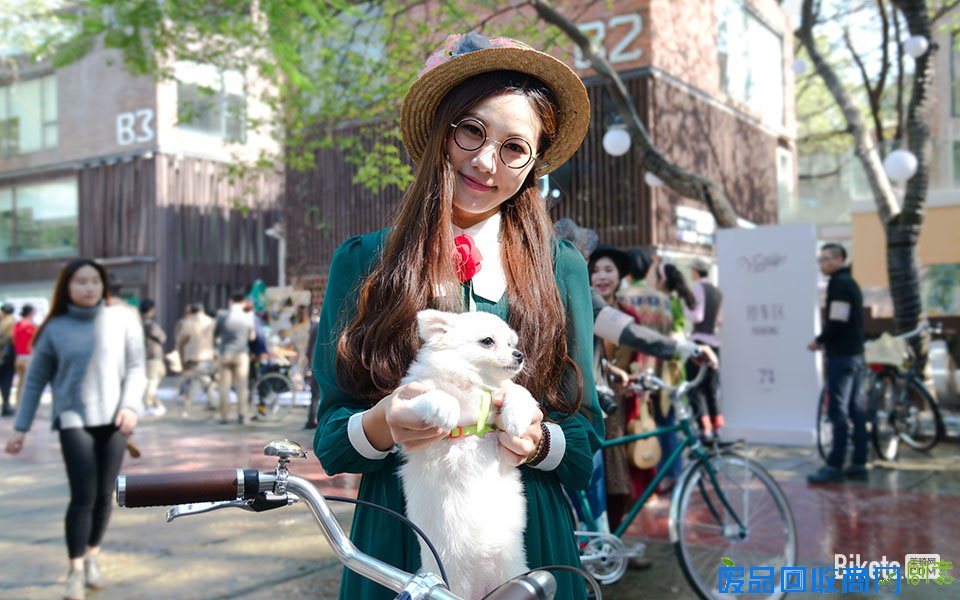 自行车美图摄影_BIKETO美骑网【每日一图】美女与小兽