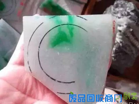 翡翠手镯的制作过程