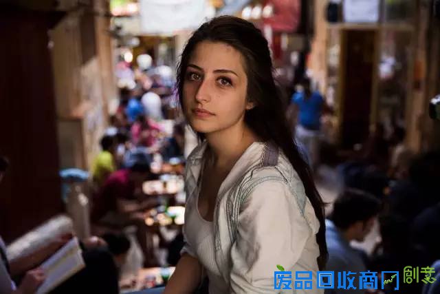 她行走40多国拍遍当地美女，没有一张网红脸