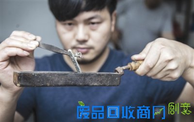 好银器 石打出 李群：做出来就是要用的