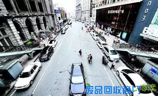 【汉囧】道路免费停车八天里 武汉车主经历了哪些“囧事”？