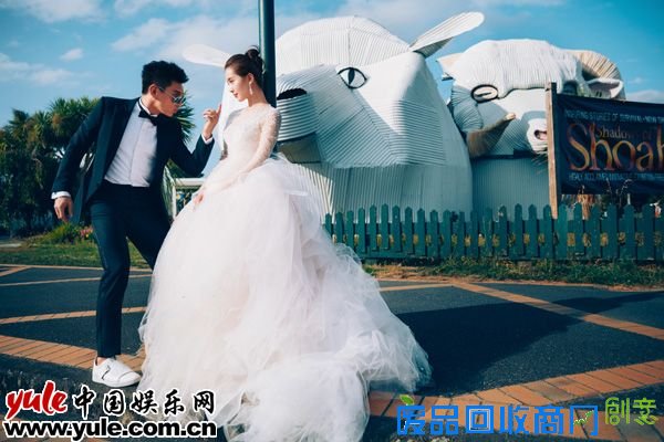 吴奇隆刘诗诗婚纱照曝光 人美景美十分甜蜜