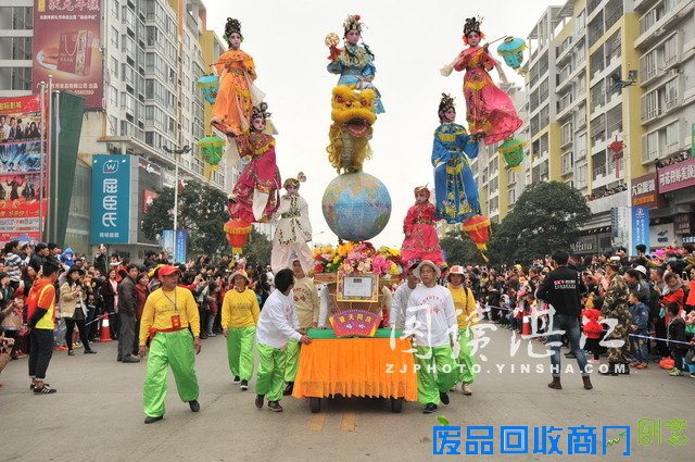 万人欢腾闹元宵 “空中艺术”献文化视觉盛宴