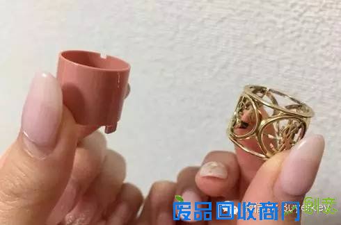 YSL唇膏用完了千万别扔：1秒钟变身华丽首饰！