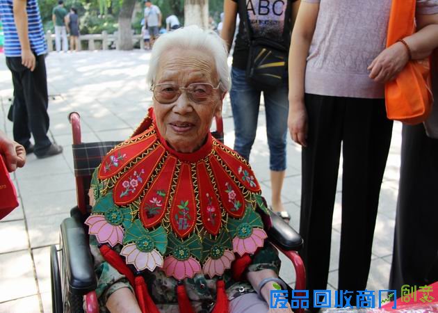 山东省临沂市平邑县邢爱芝家庭：挑花刺绣技艺作品