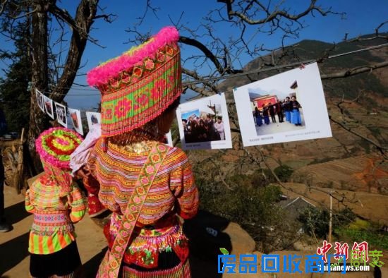 重庆“羊明星”游街迎新年