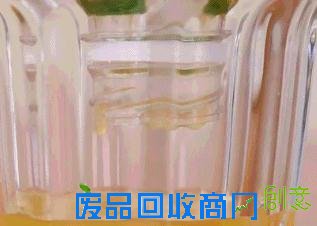 【实用】听说你还缺个榨汁机？10步教你DIY！只需2个塑料瓶就能搞定