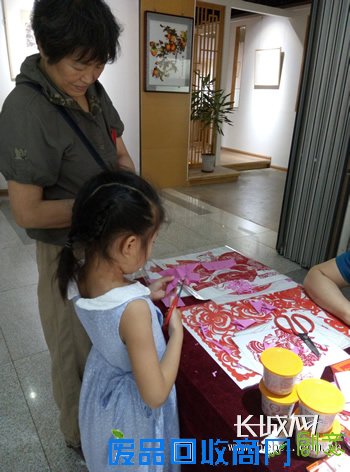 石家庄第六届民间艺术节在河北习三内画博物馆举办