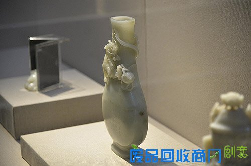 烟台市博物馆举办清乾隆时期工艺美术品集萃展