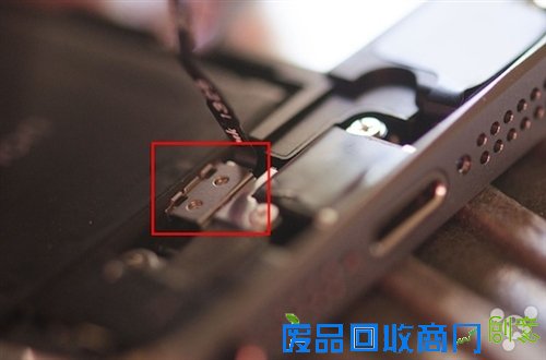 DIYer必看！iPhone 5s屏幕组件拆装教程