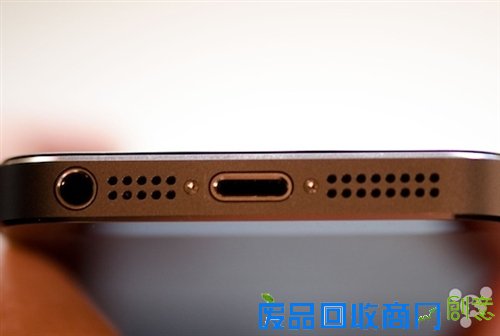 DIYer必看！iPhone 5s屏幕组件拆装教程