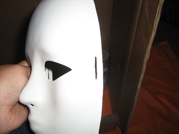 面具脸部左侧改动